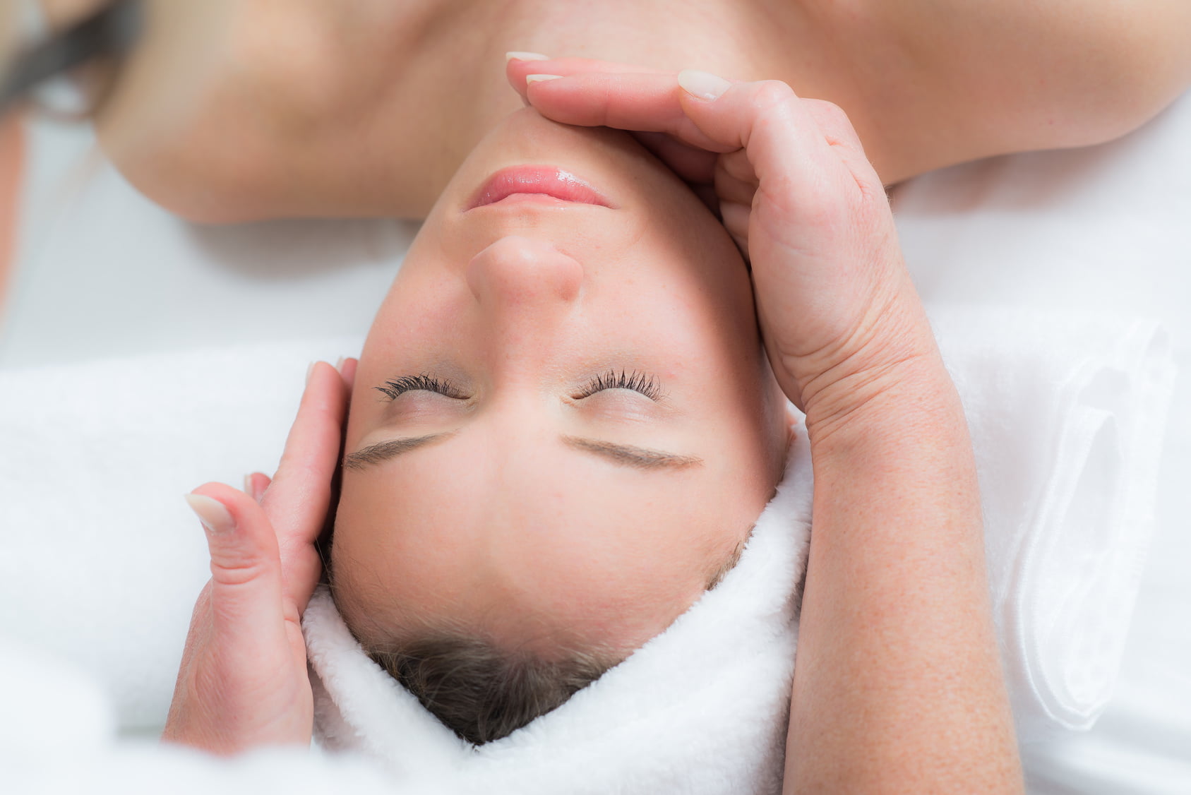 Gesichtsmassage von Kosmetikerin - NORDMANN SPA